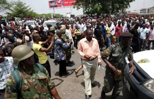 BREAKING: Police discovers bomb near Abuja shopping mall
